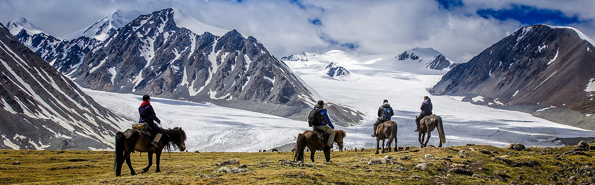 horse trek mongolia